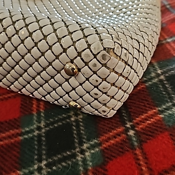 White R Purse - Chain Mail - Picture 6 of 16